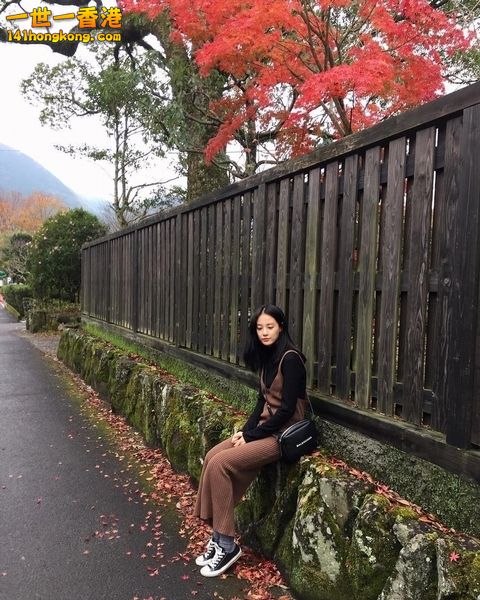 BALENCIAGA3.jpg