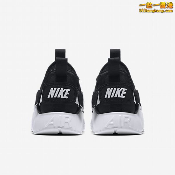 Nike02a.jpg