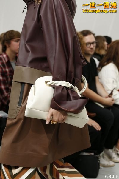 CÉLINE8.jpg