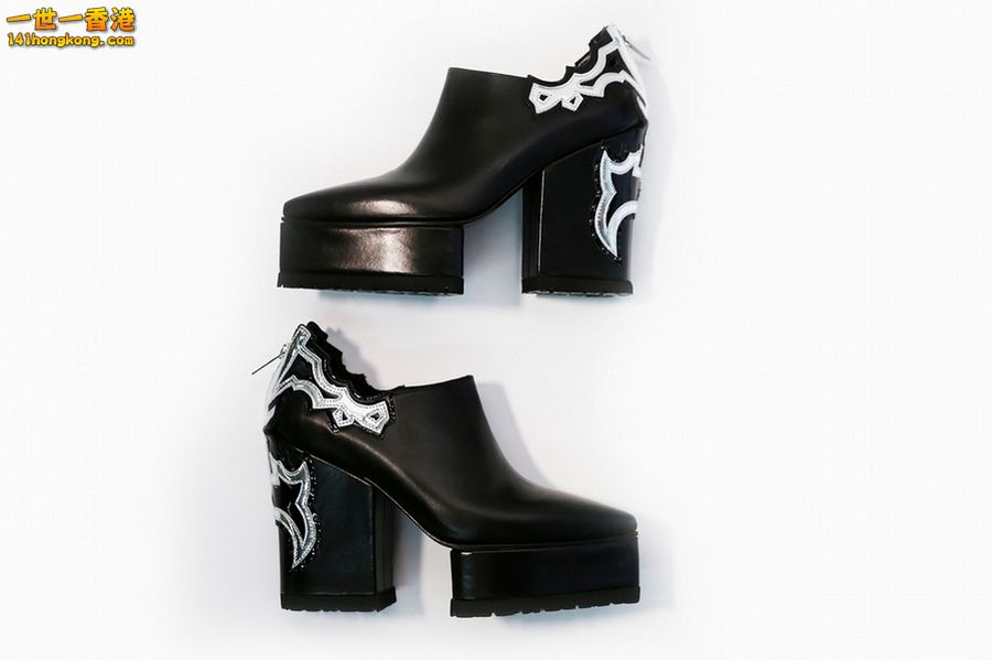 Sacai 16.jpg