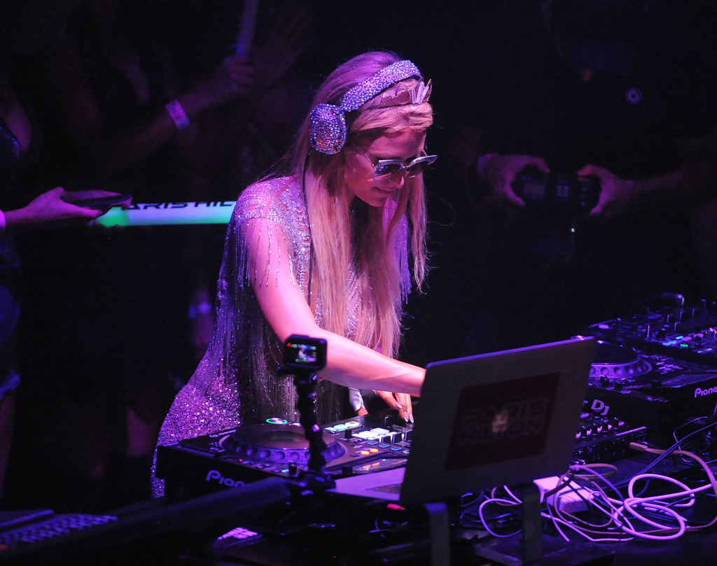paris-hilton-djs.jpg