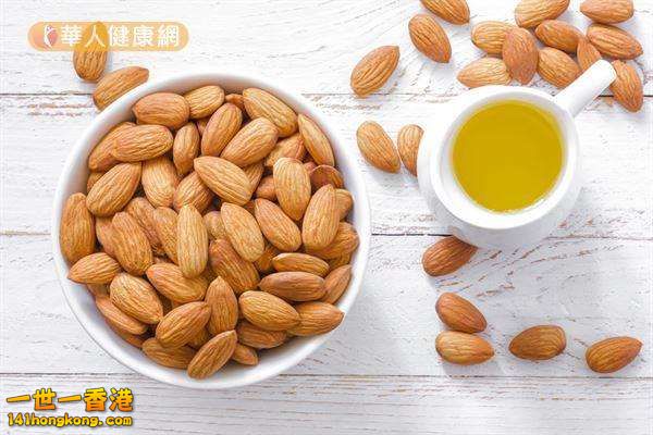 杏仁含有單元不飽和脂肪酸，有助於降低「壞的膽固醇」。.jpg