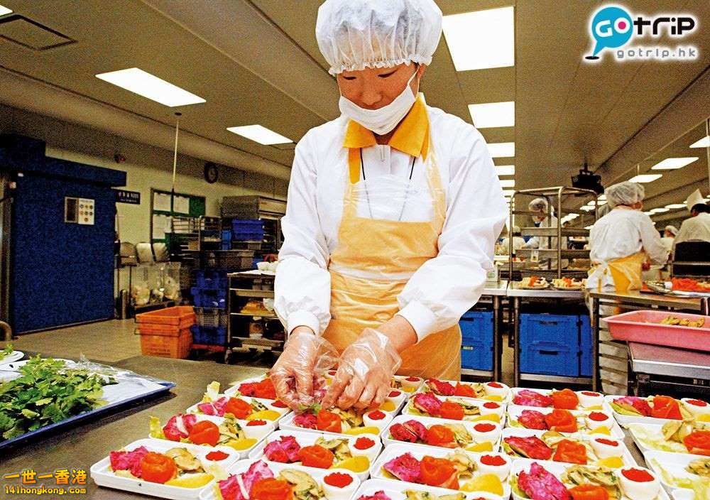 2 飛機餐都是預先做好的，要經過翻熱處理.jpg