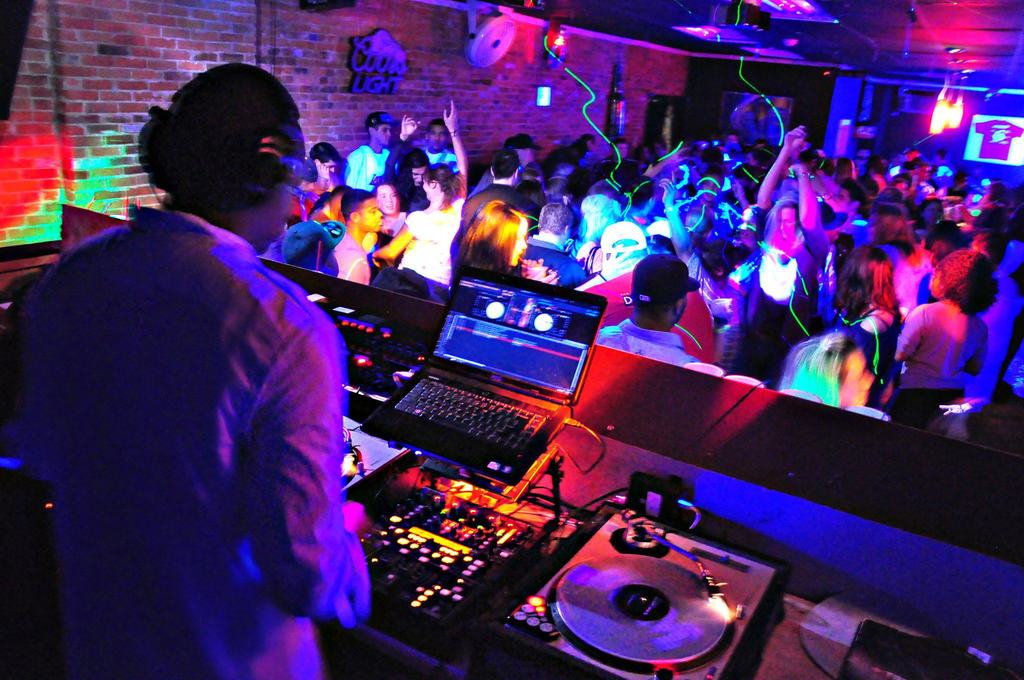 dj.jpg