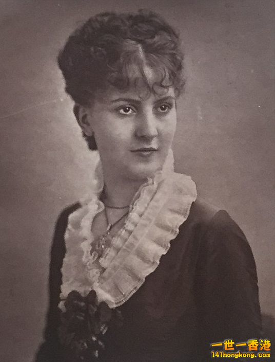 被喻為表演神童的洛德(Alice Loady)