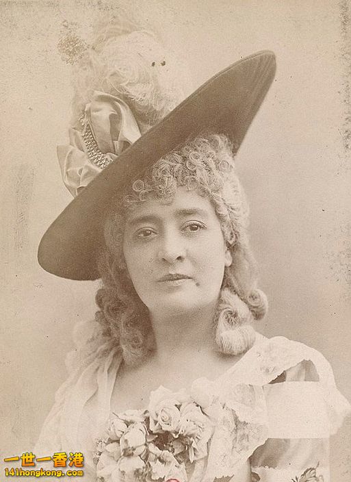 克利里（Julia De Clery）