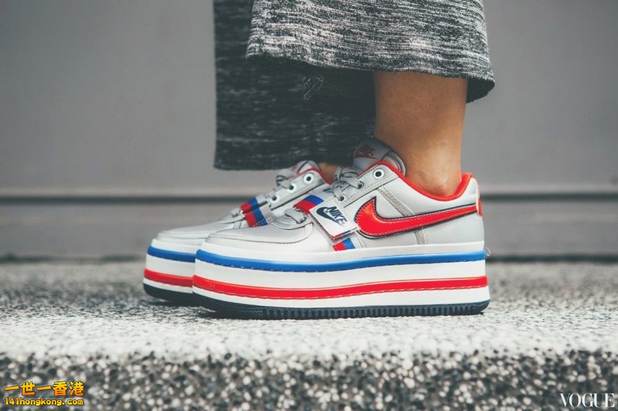 NIKE0.jpg