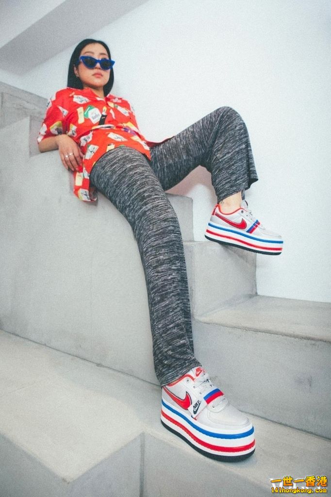 NIKE1.jpg