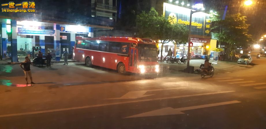 落車了即打的去甲八坐夜車趕去南定