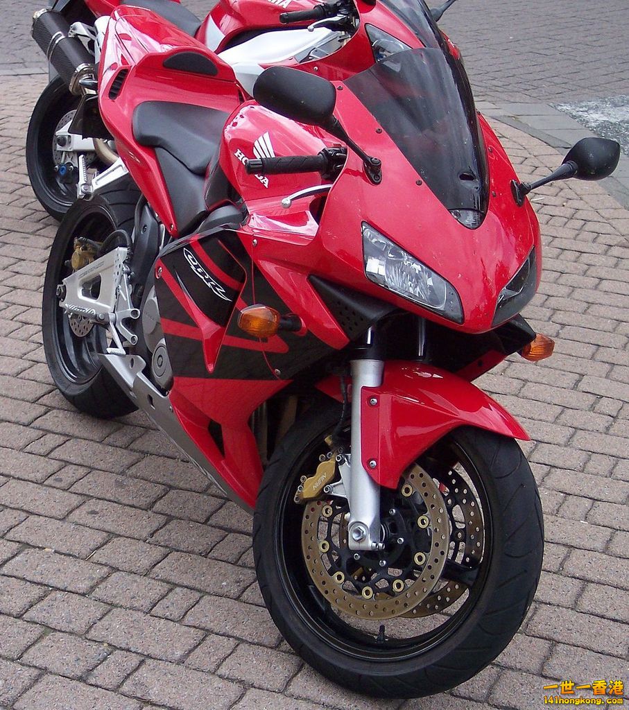 1200px-Honda_CBR_600_RR_vr.jpg