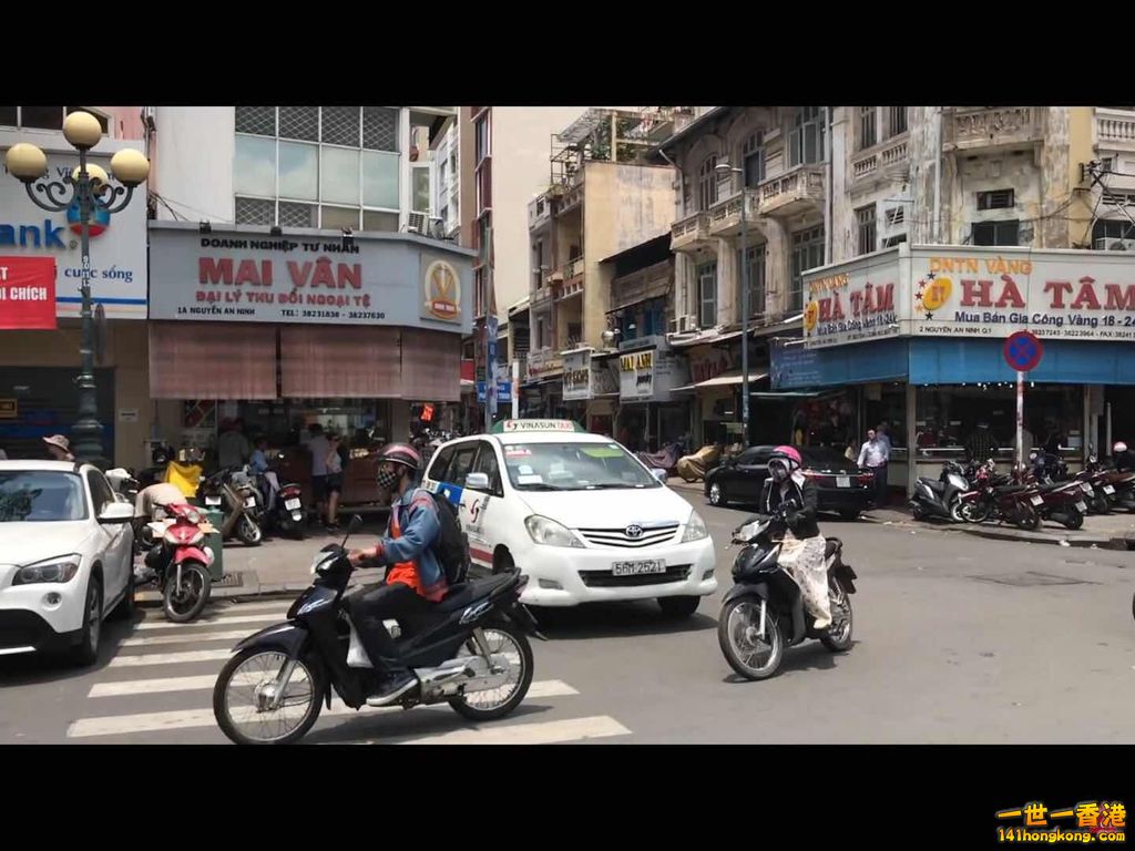 檳城市場旁 匯率最好的地方 各種國幣直接可換 省匯差