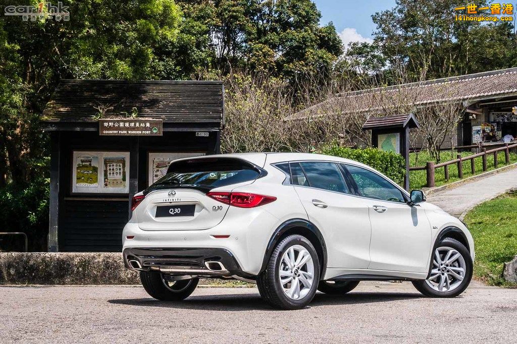 infiniti-q30-2017-review-02.jpg