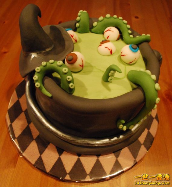 scary-halloween-cake-decorations_691296.jpg