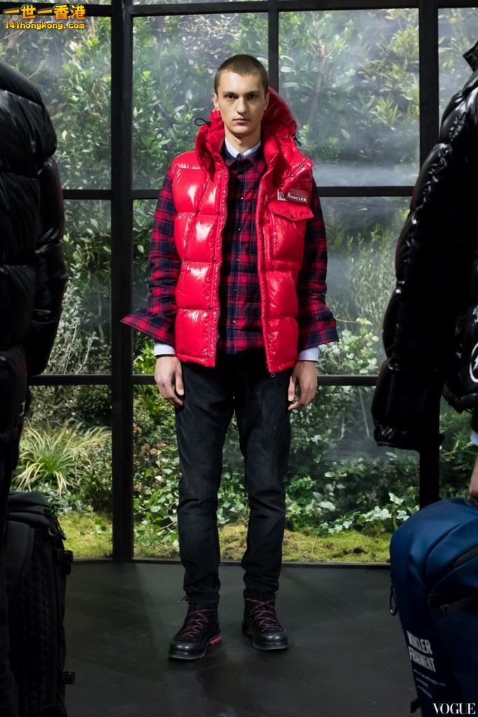 Moncler02.jpg