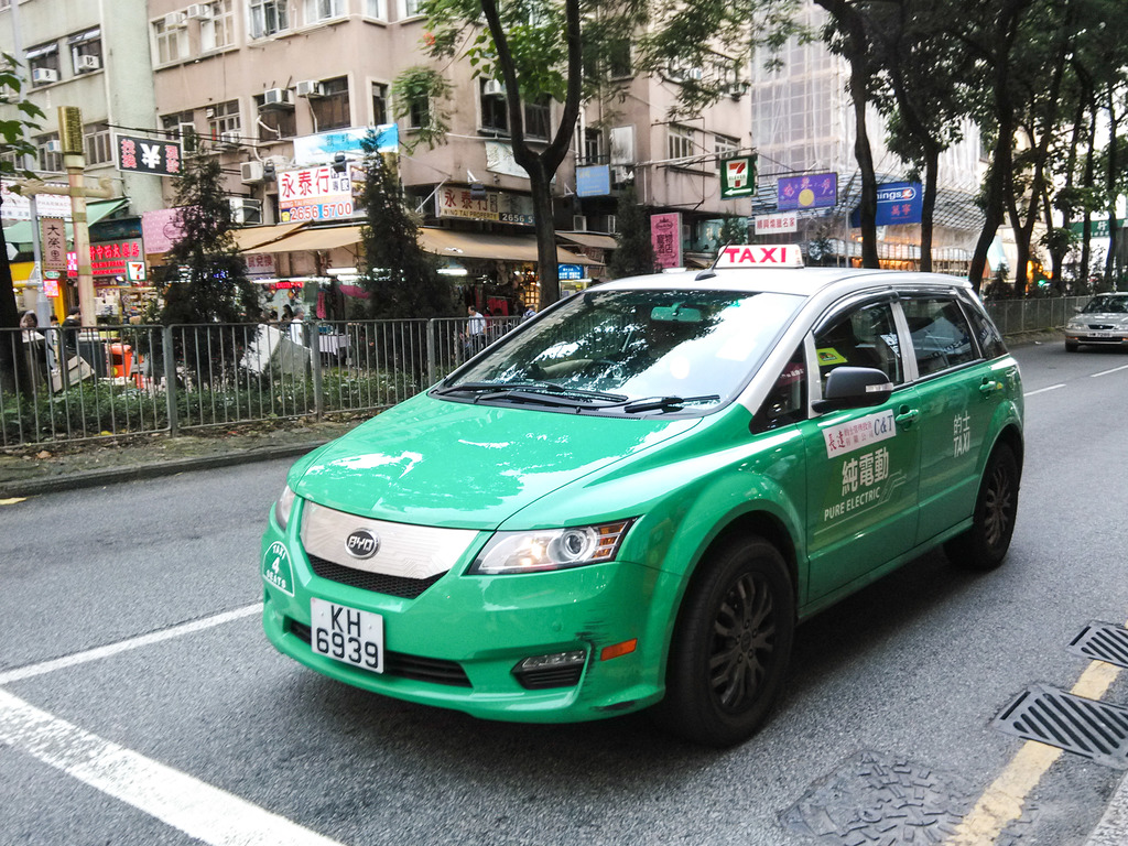Byd_e6_new_territories_taxi_hong_kong.jpg