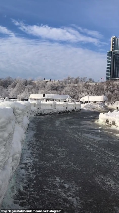 Niagara Falls     -   08.jpg