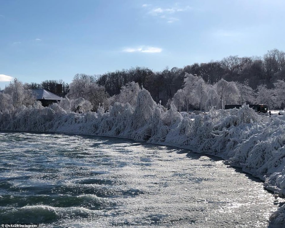 Niagara Falls     -   03.jpg