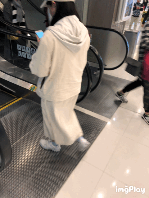 8AF12EF4-B067-412E-9B3B-523DB3A081C6.gif