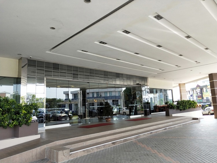 2132127szldzeeuvau18e1 750.jpg