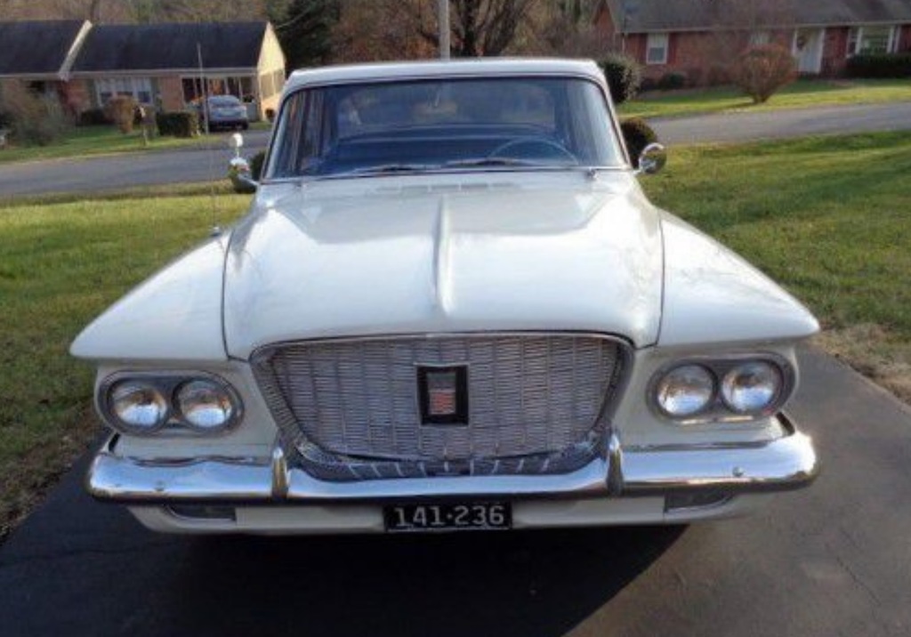 IMG 1960 Plymouth Valiant Front.jpg