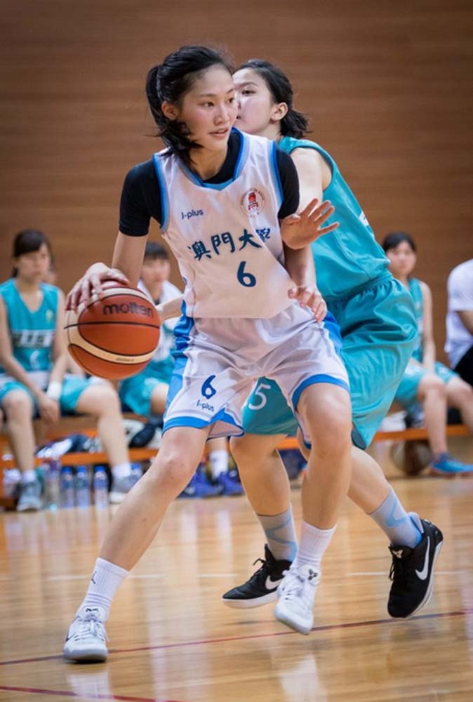 鄭雅斯-籃球運動員.jpg