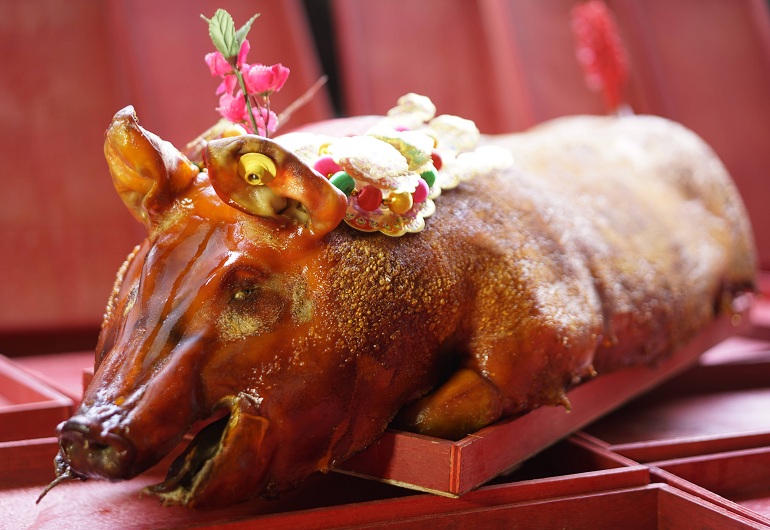 Roasted-Pig-display-2.jpg