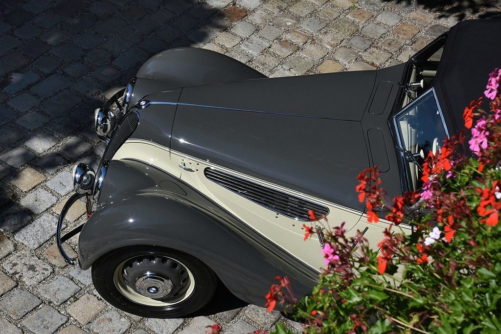 BMW 327 Sport Cabriolet c.jpg