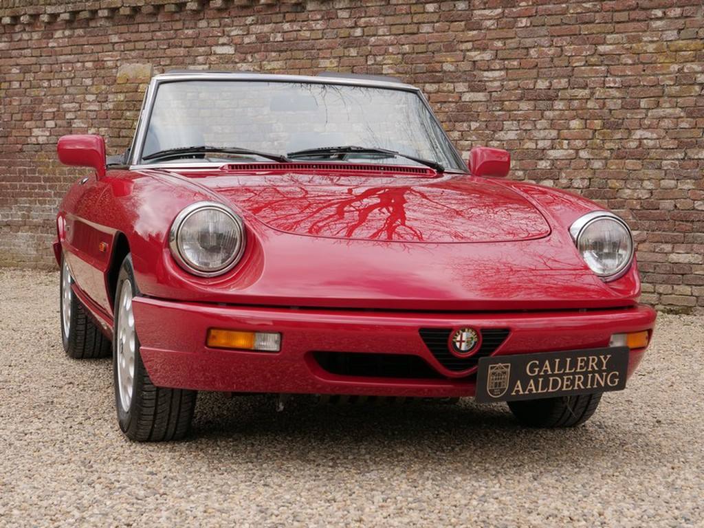 Alfa Romeo 2.000 Spider del 1992 004.jpg