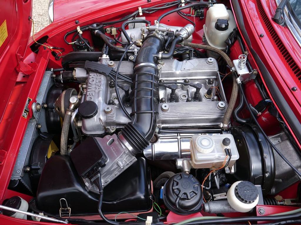 Alfa Romeo 2.000 Spider del 1992 005.jpg