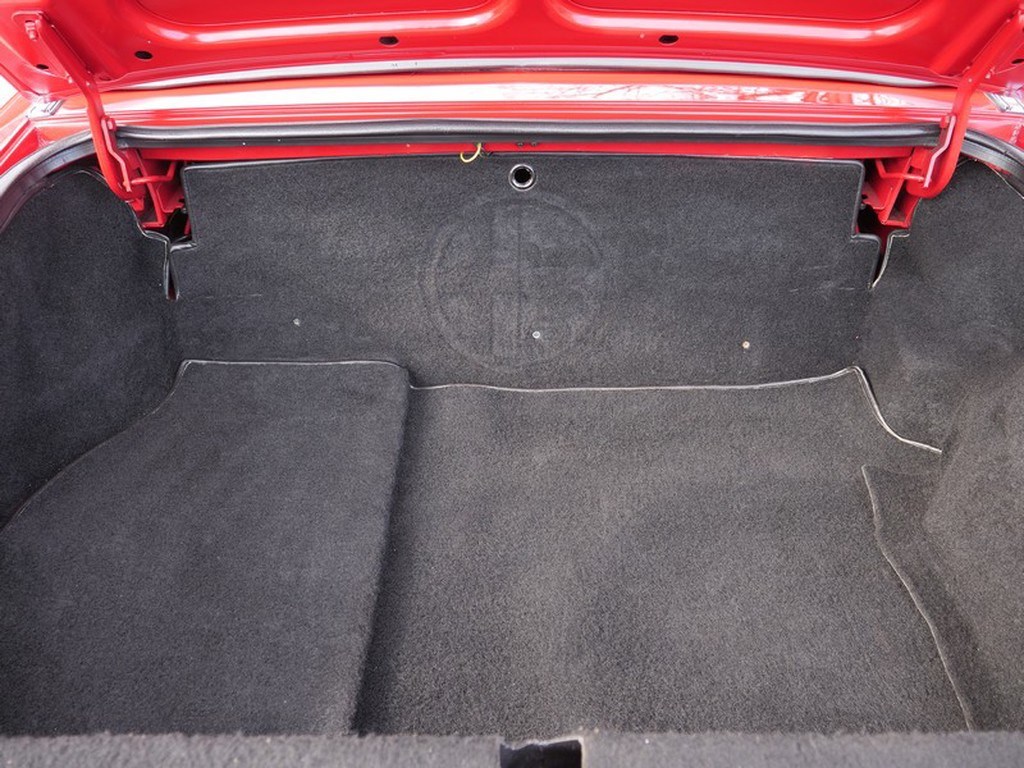 Alfa Romeo 2.000 Spider del 1992 011.jpg