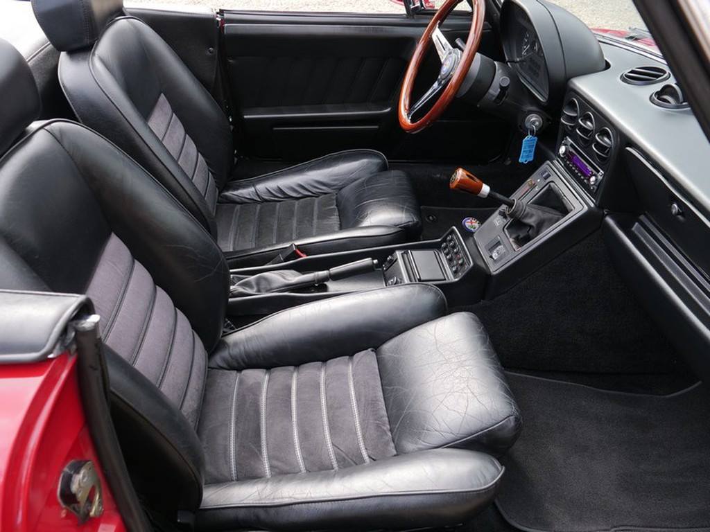 Alfa Romeo 2.000 Spider del 1992 018.jpg