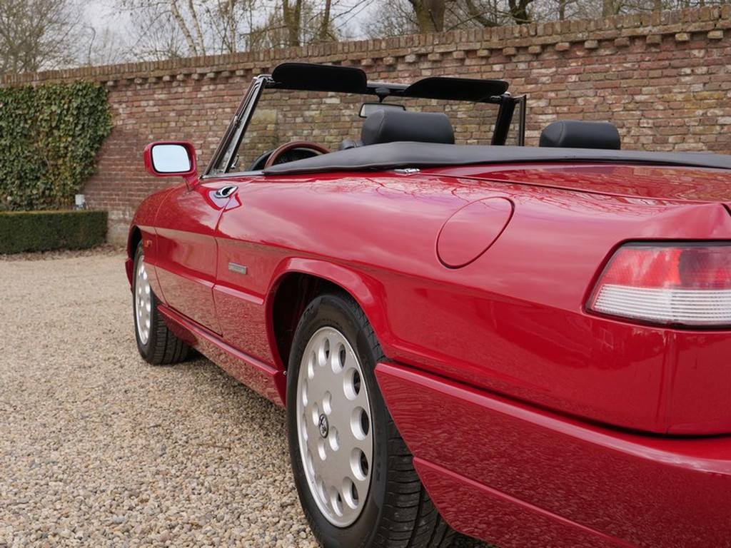 Alfa Romeo 2.000 Spider del 1992 019.jpg