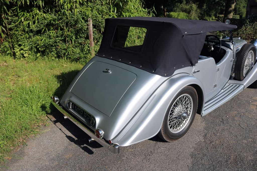 Alvis Speed Twenty Five del 1940 015.jpg