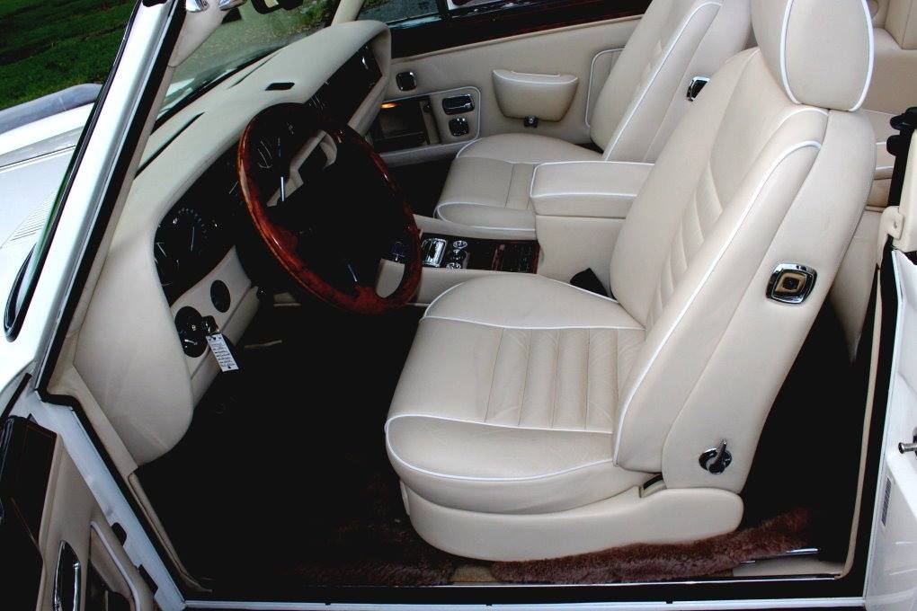 Bentley Continental del 1994 05.jpg