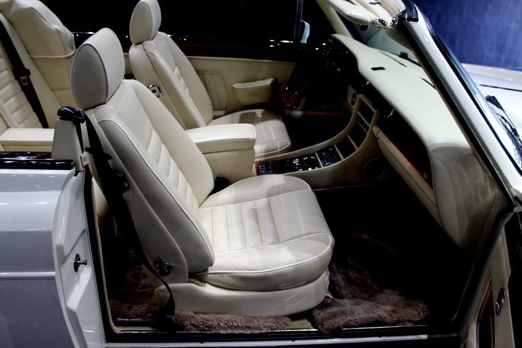 Bentley Continental del 1994 07.jpg