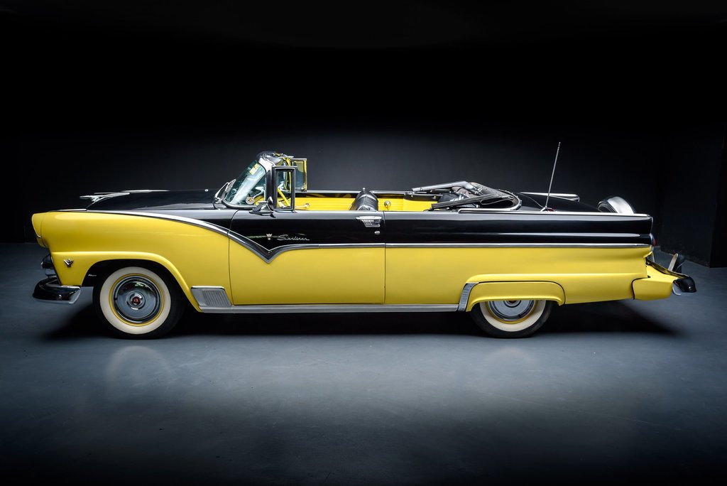 Ford Farline - Sunliner Convertible del 1955 006.jpg