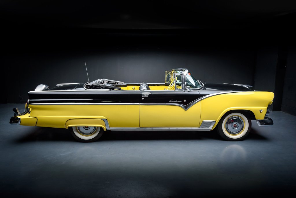 Ford Farline - Sunliner Convertible del 1955 012.jpg