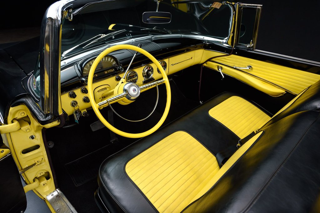 Ford Farline - Sunliner Convertible del 1955 013.jpg