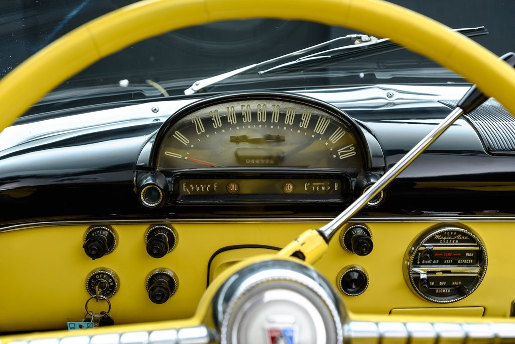 Ford Farline - Sunliner Convertible del 1955 014.jpg