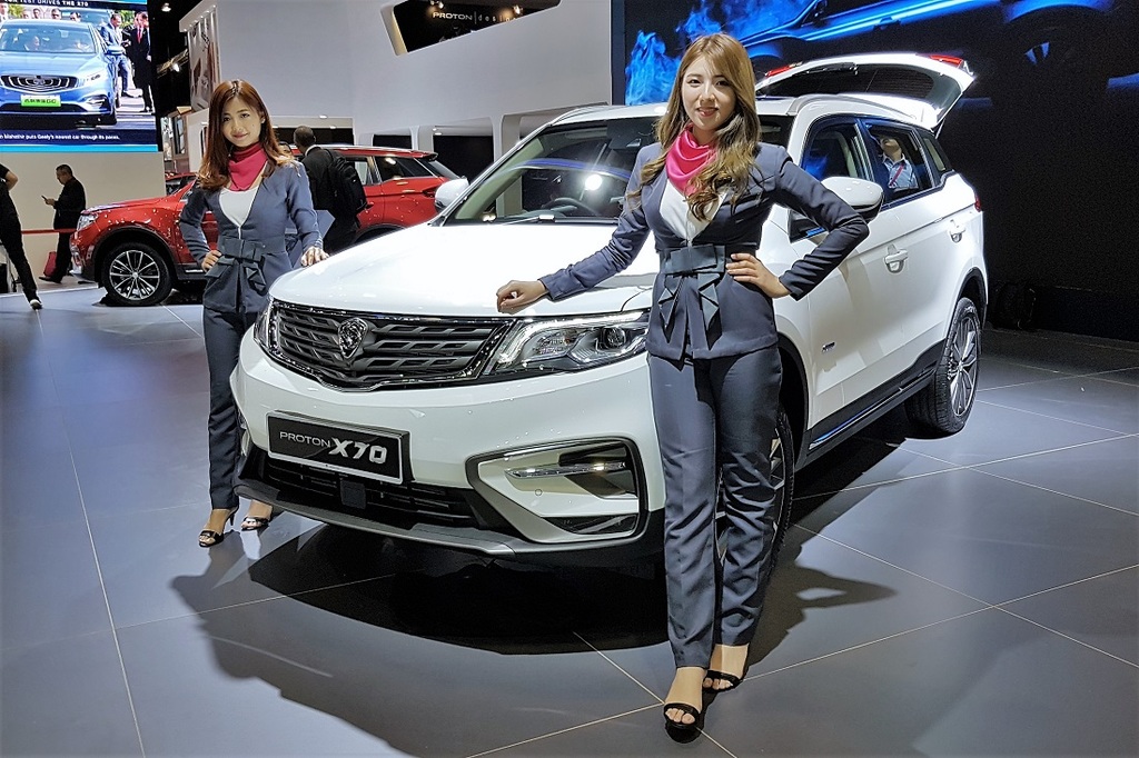 Proton-X70-Snow-White_Display_Kuala-Lumpur-International-Motor-Show_2018.jpg