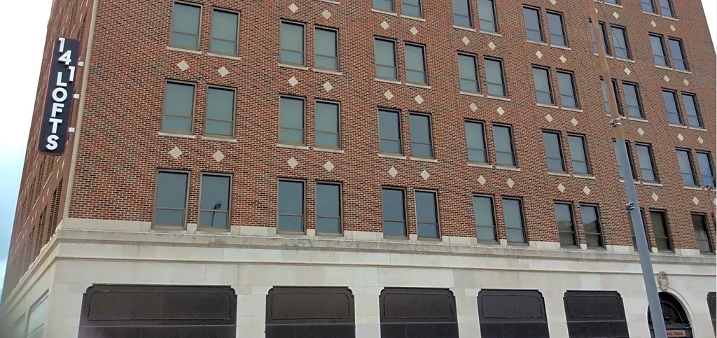 141 loft 1102.jpg