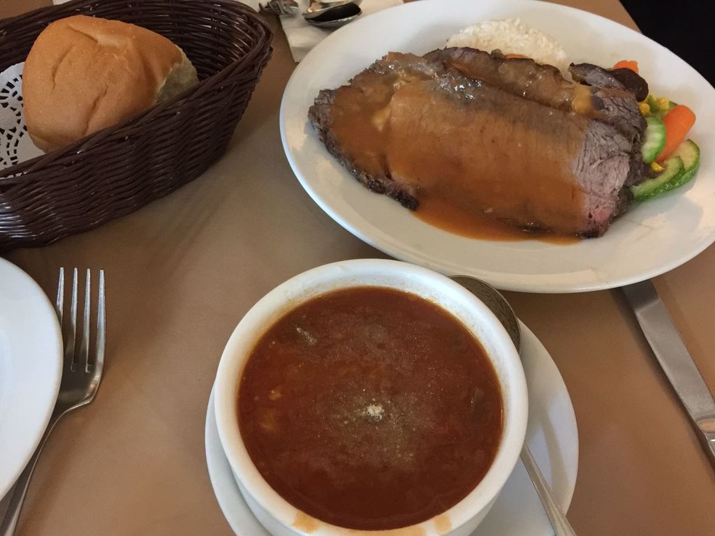 燒牛肉飯 + 羅宋湯.jpg