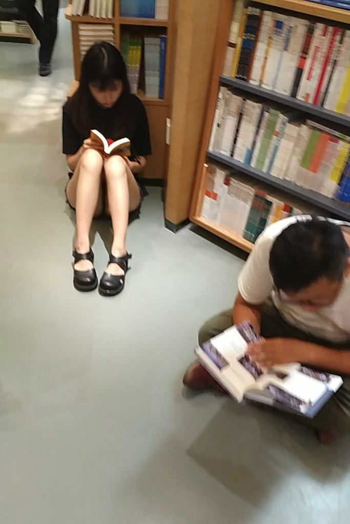 book006b.jpg