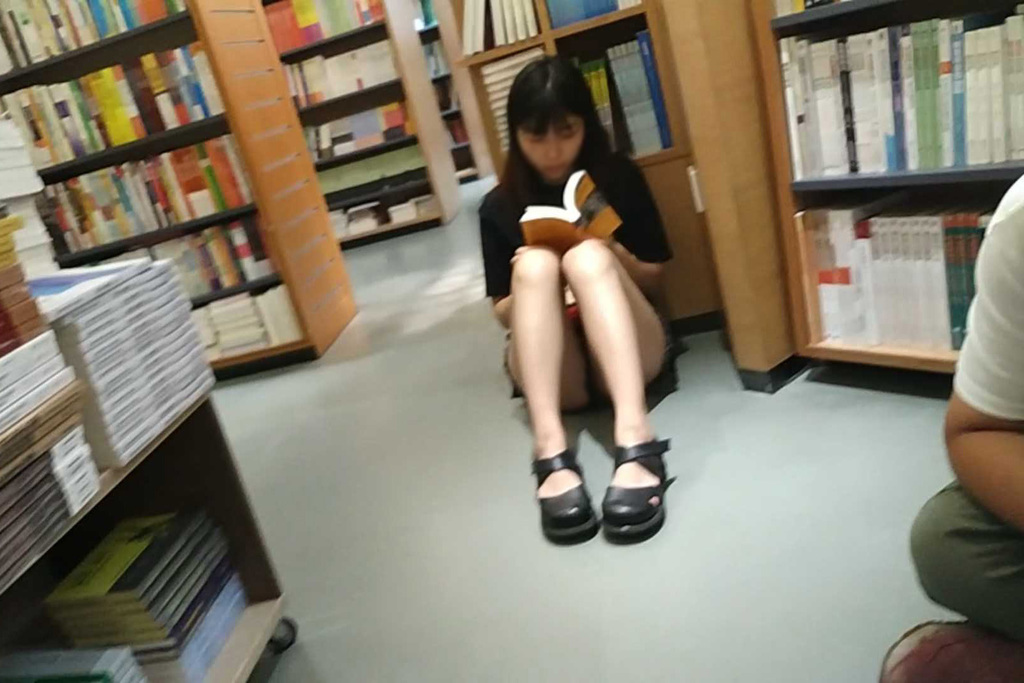 book007.jpg