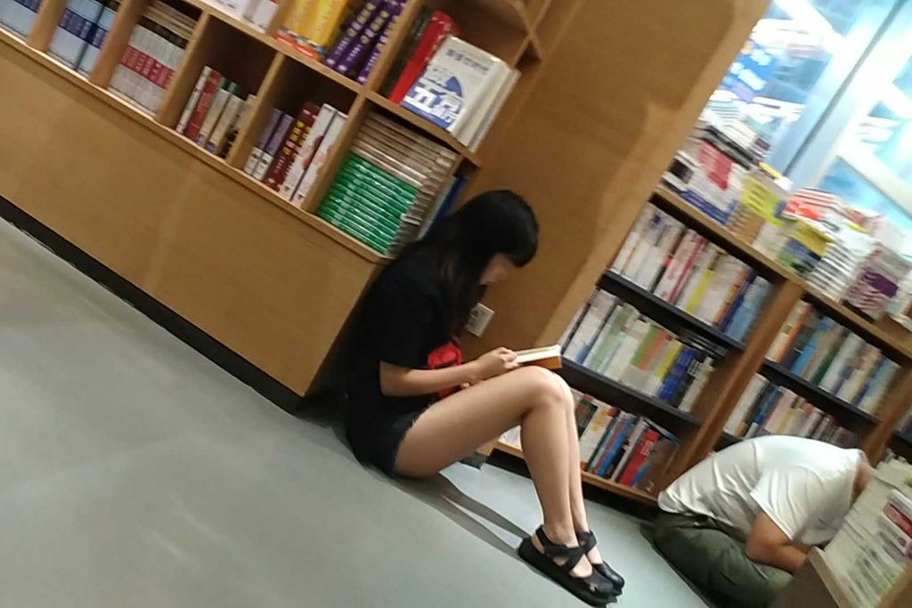 book012.jpg
