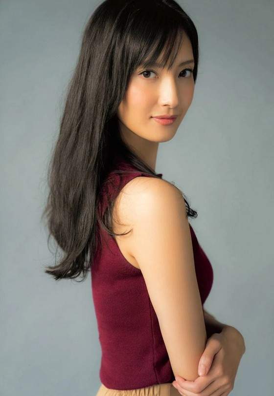 日本女星9頭身美女菜菜緒4.jpg