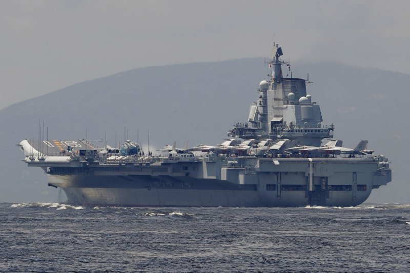 中國海軍第一艘航母的「遼寧號」.jpg
