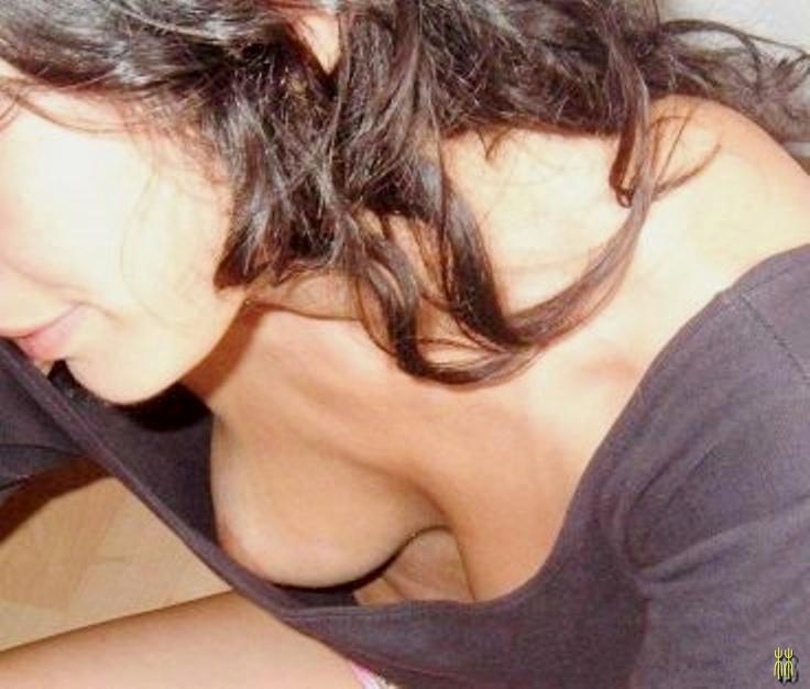 peek-in-dress-nipple-milf-368x313.jpg