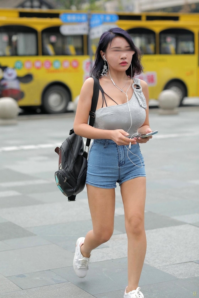 204105q1qxyshzhxv3euef.jpg