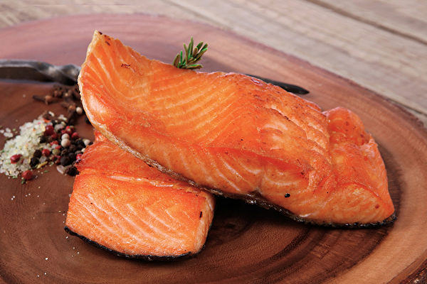 salmon2_476755180-600x400.jpg